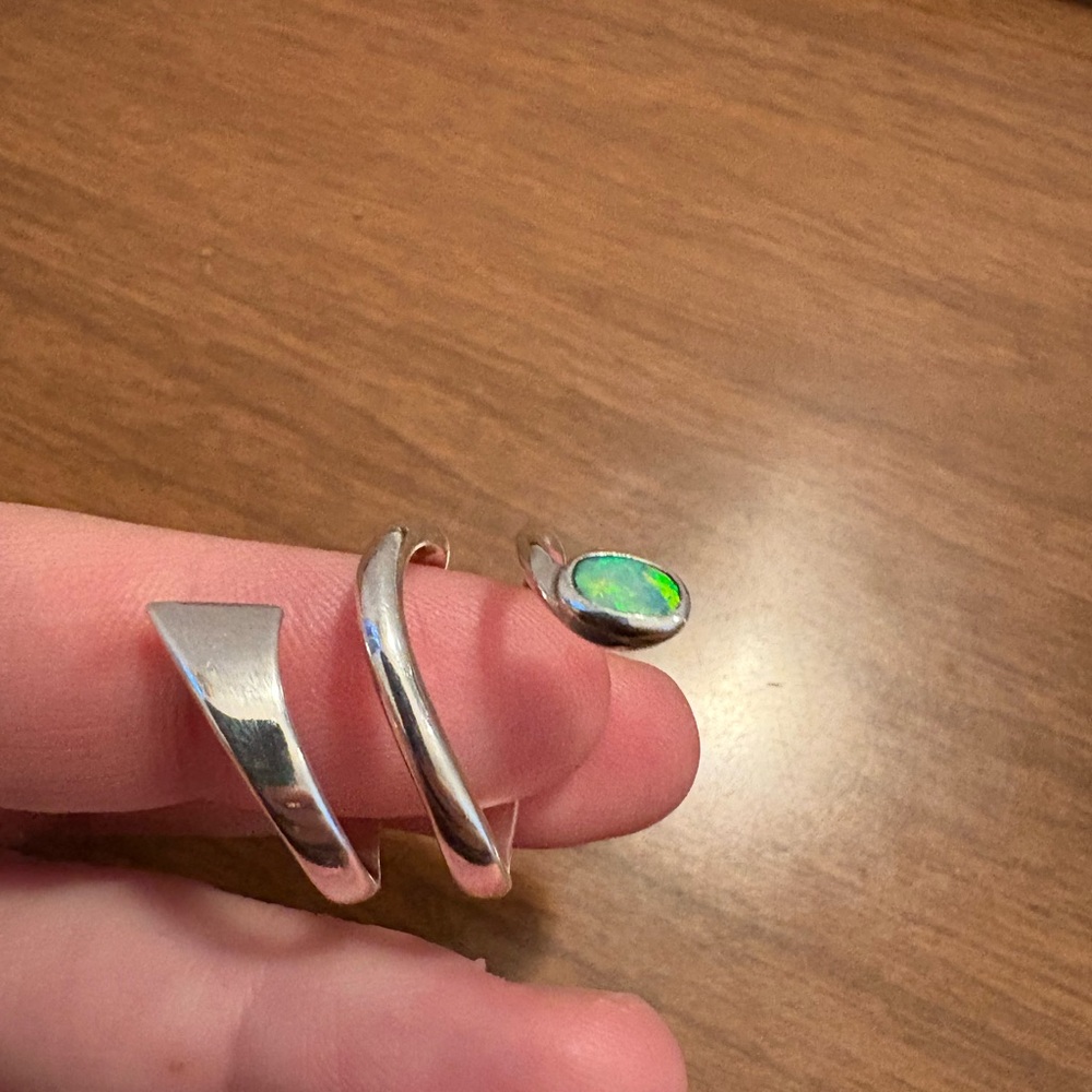 Sterling Silver and Australia Opal Ring - Picture 2 of 6